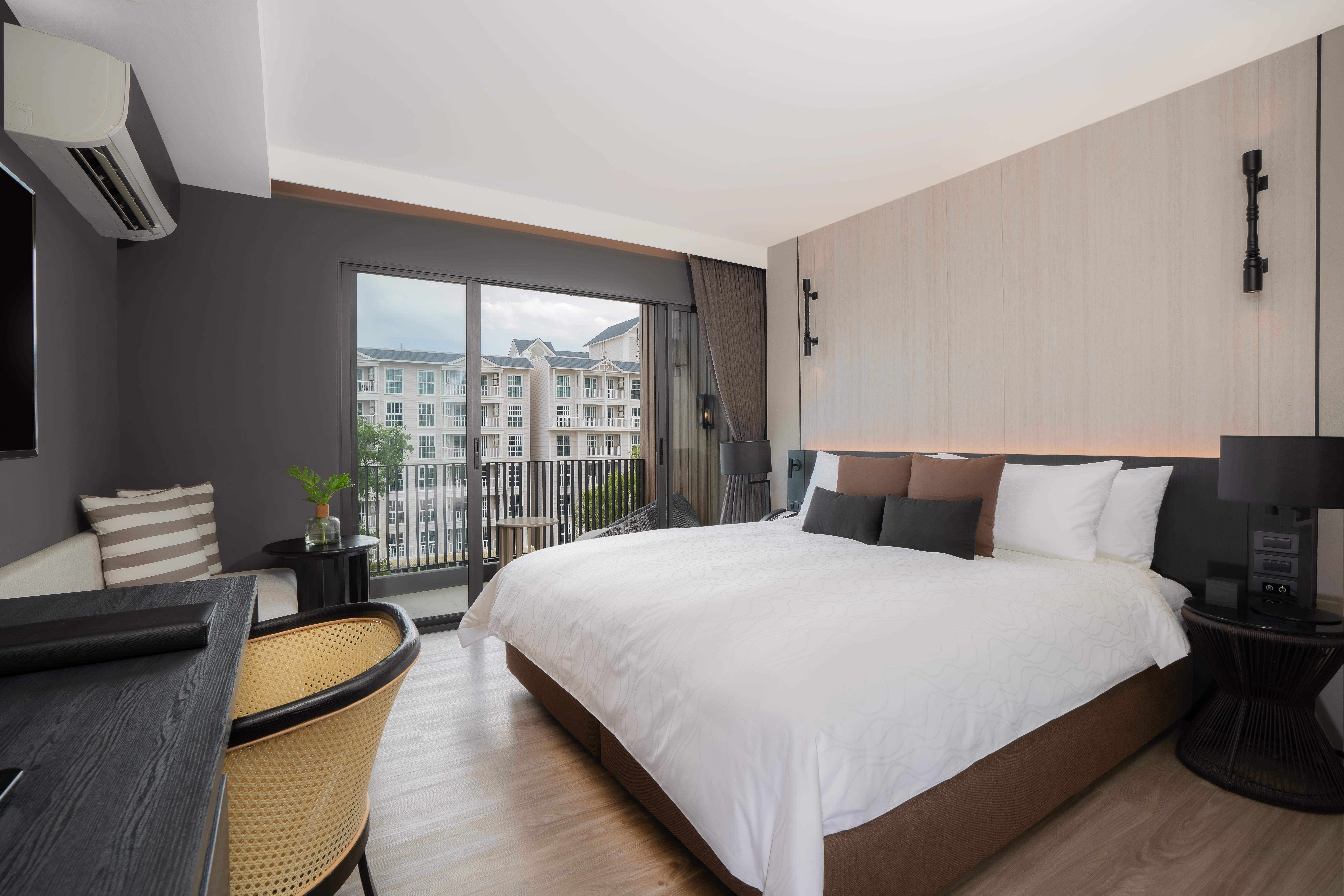 Western Premier Bayphere Pattaya - Sha Extra Hotel