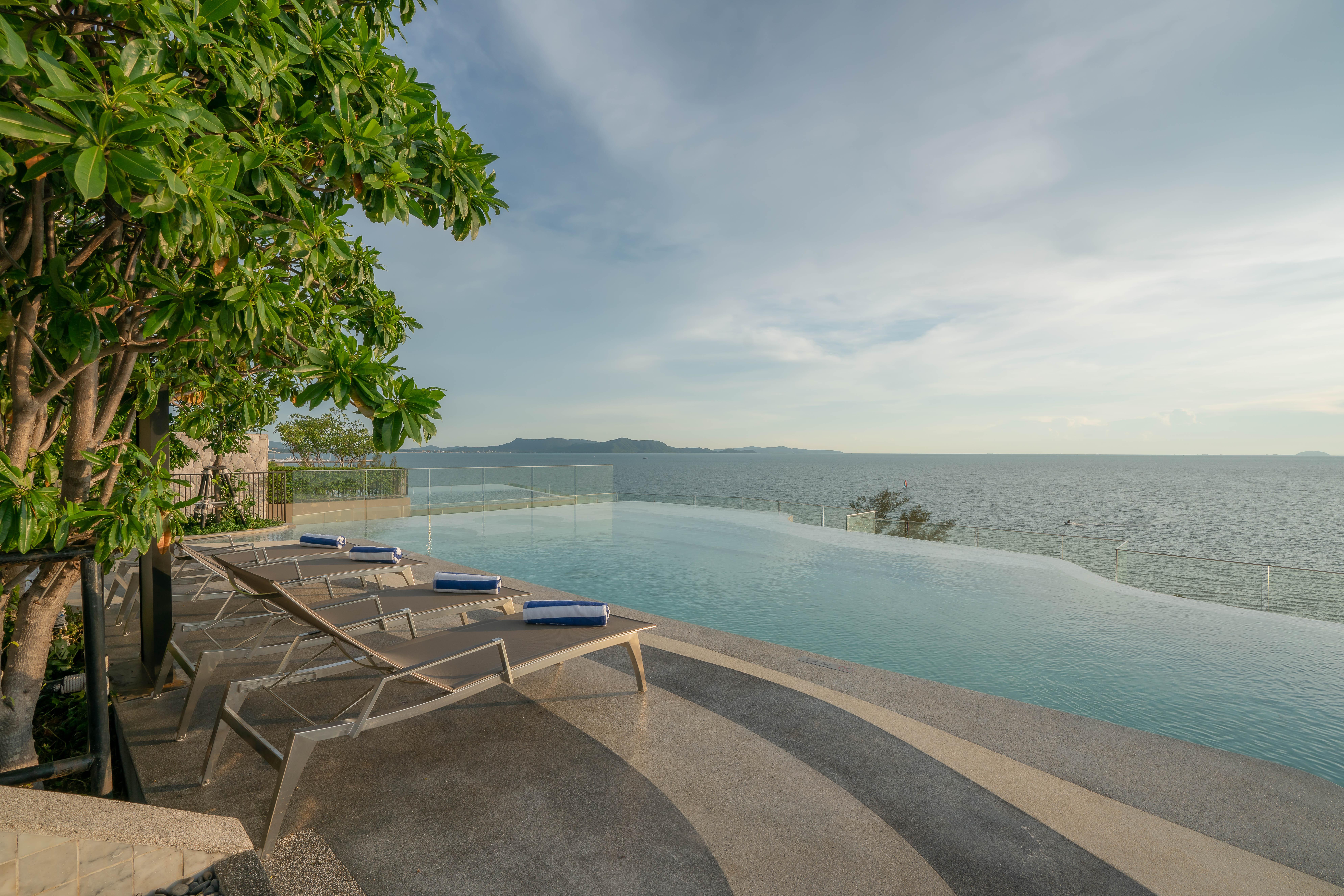 Hotel Western Premier Bayphere Pattaya - Sha Extra