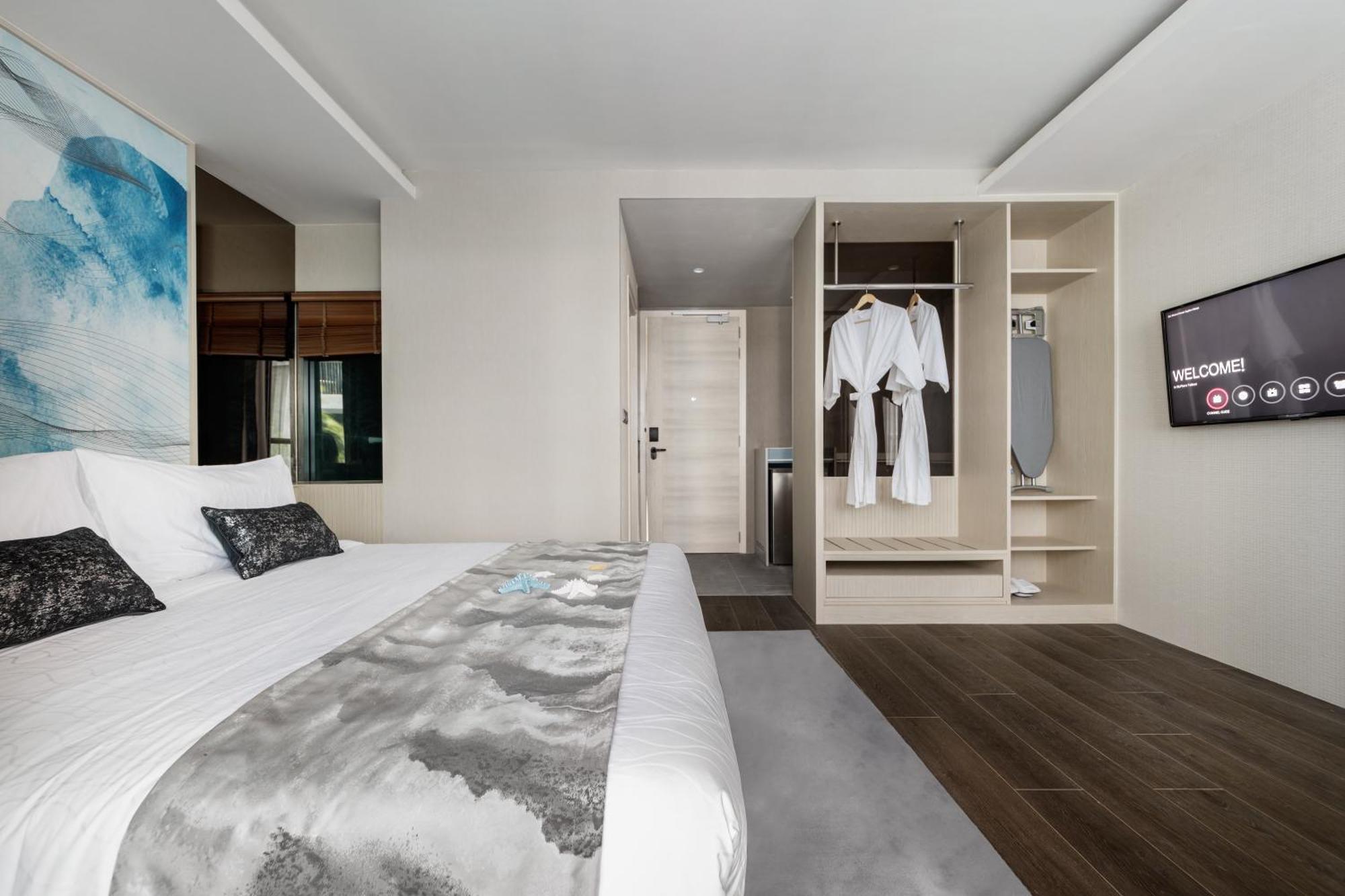 Western Premier Bayphere Pattaya - Sha Extra Hotel